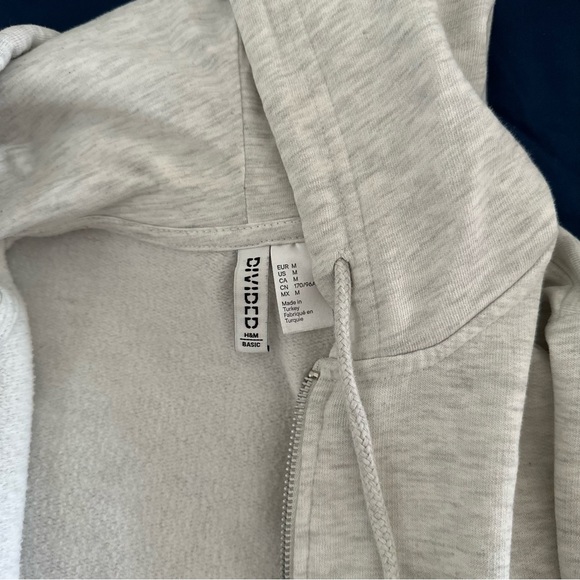 Zip-up Hoodie - Picture 5 of 5